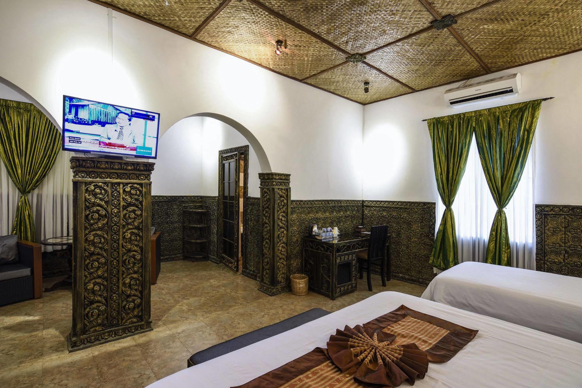Le Grand Palais Boutique Hotel Phnompen Kültér fotó